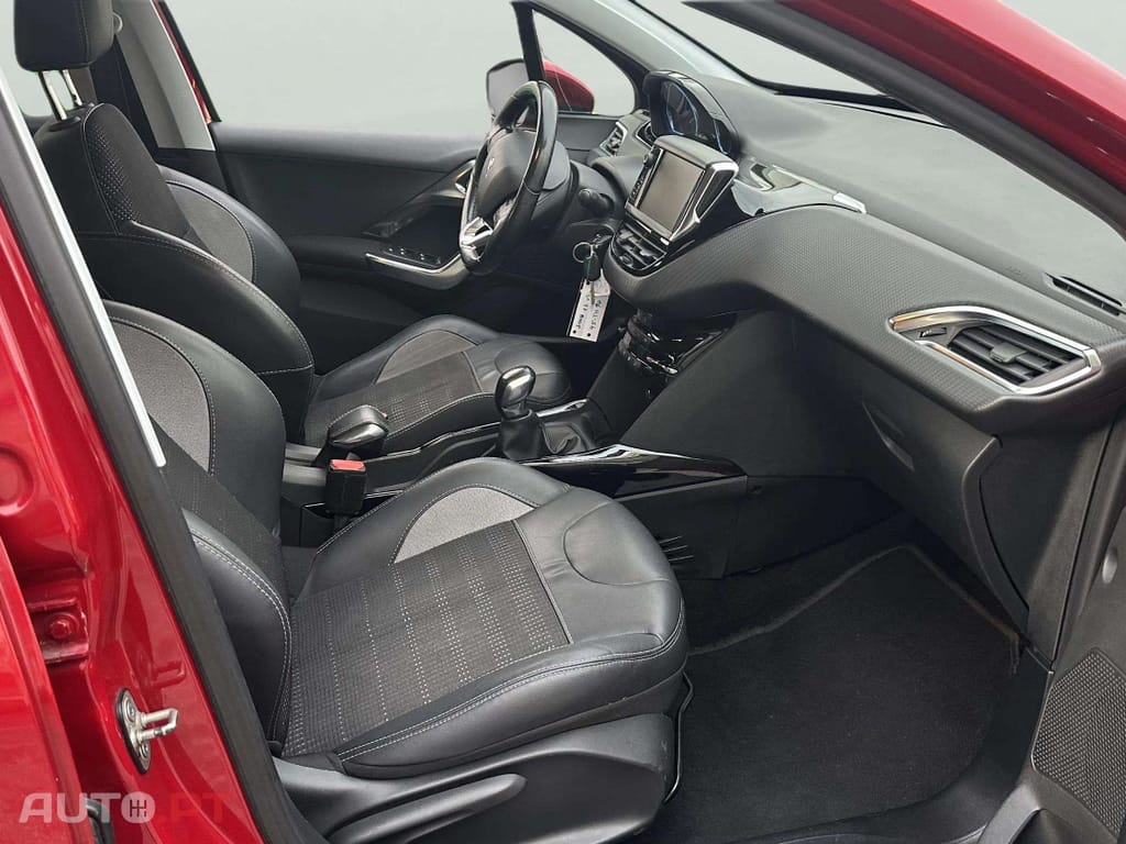 Peugeot 2008 1.2 PureTech Allure