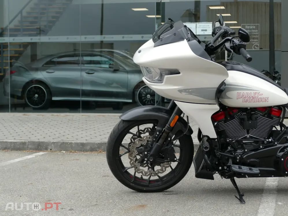 Harley Davidson FL CVO ROAD GLIDE ST