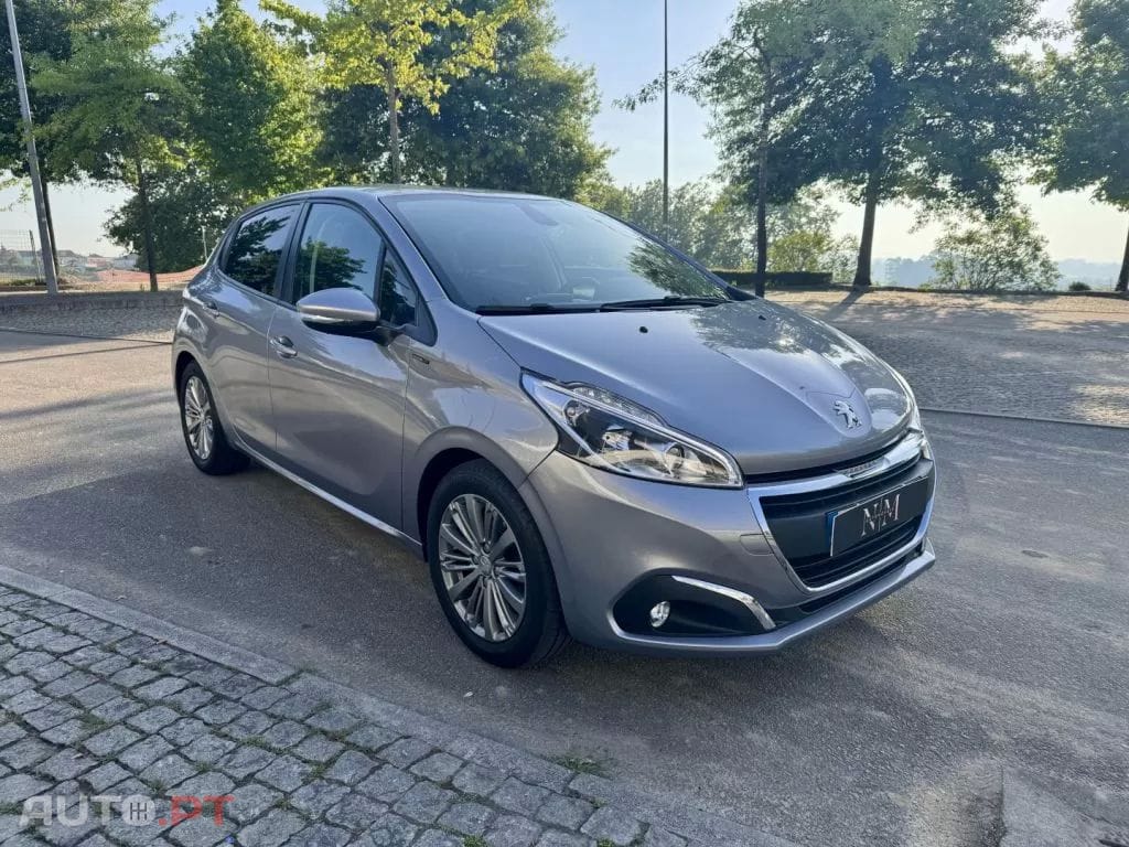 Peugeot 208 1.2 PureTech Signature