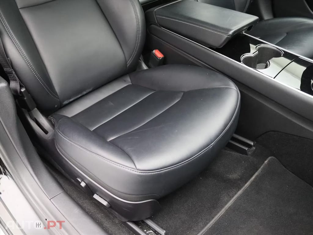 Tesla Model 3 Long-Range AWD I.V.A DEDUTÍVEL