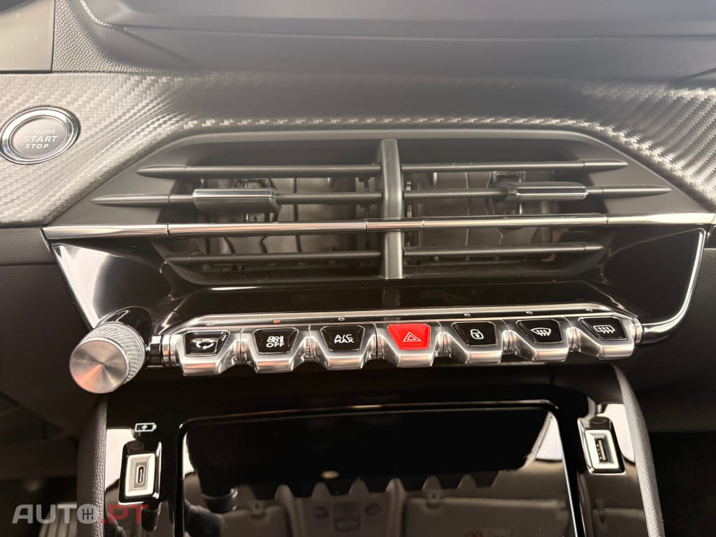 Peugeot 2008 1.5 BlueHDi Allure Pack