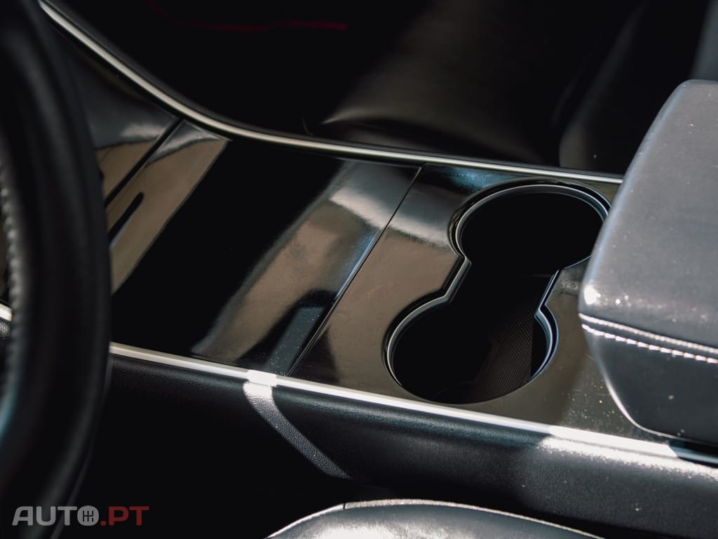 Tesla Model 3 Standard Range Plus RWD