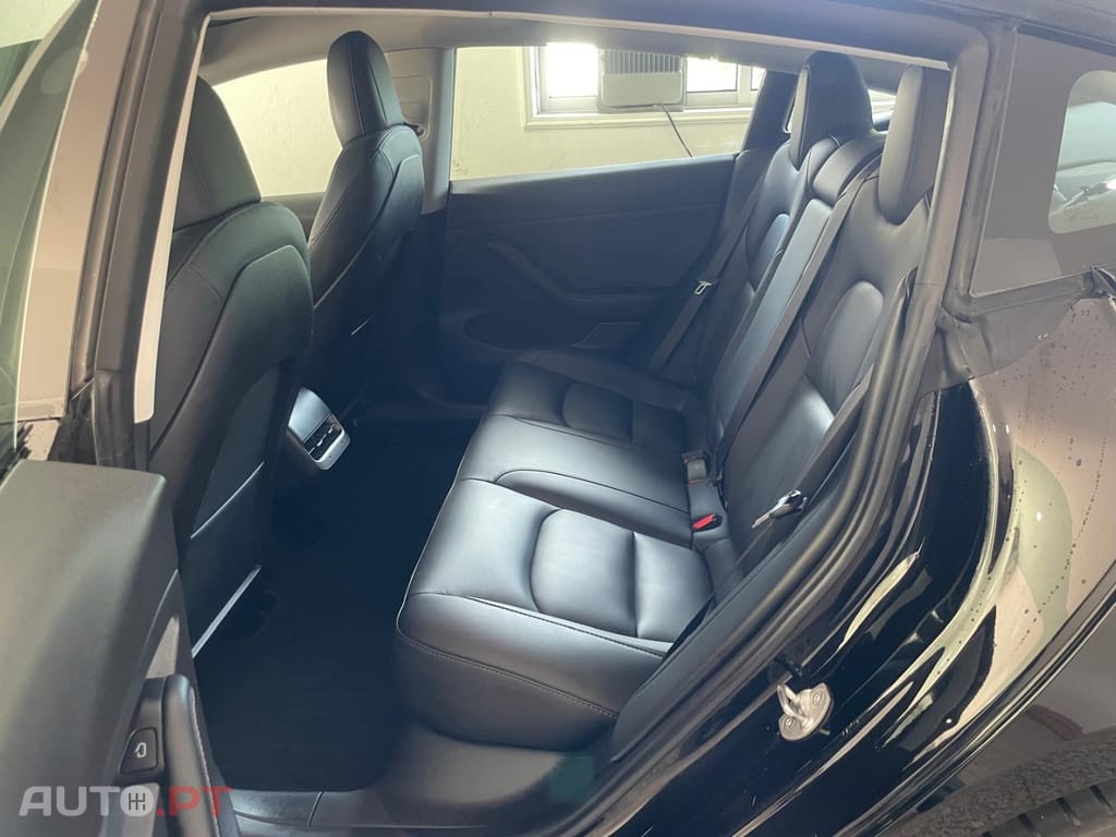 Tesla Model 3 Tração Traseira