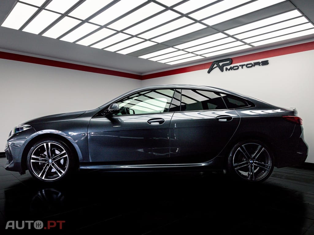 BMW 218 i Pack Desportivo M