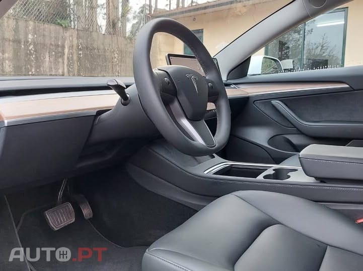 Tesla Model 3 Tração Traseira