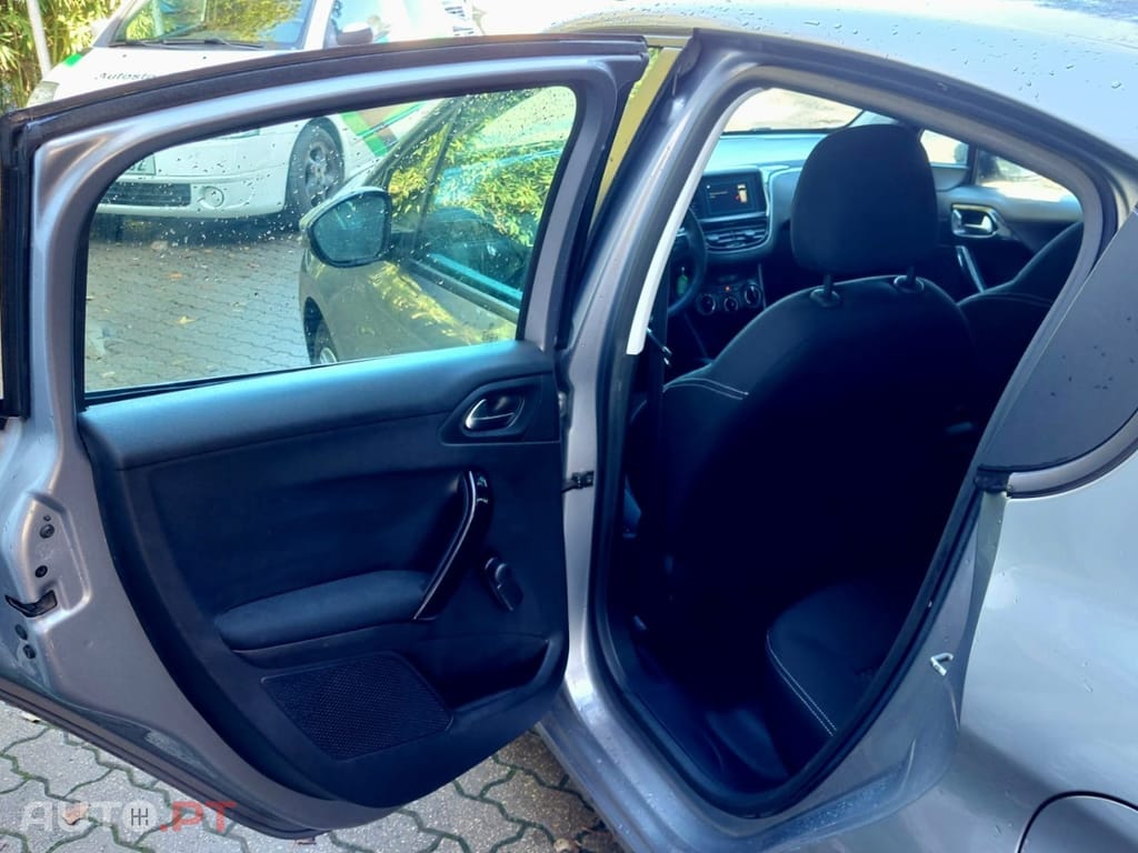 Peugeot 208 1.5 BlueHDi Active