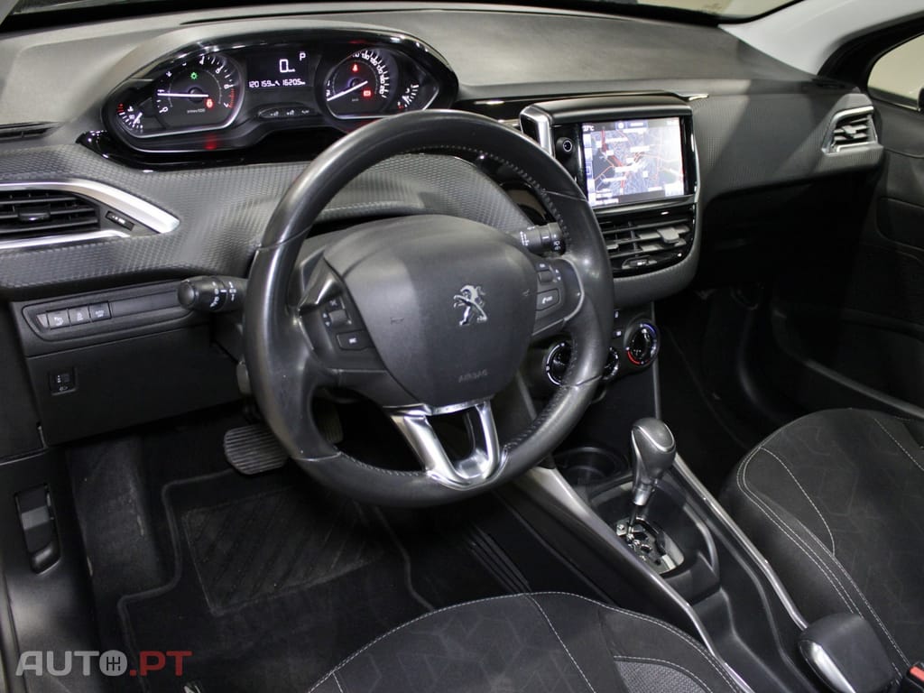 Peugeot 2008 1.2 PureTech Style EAT6