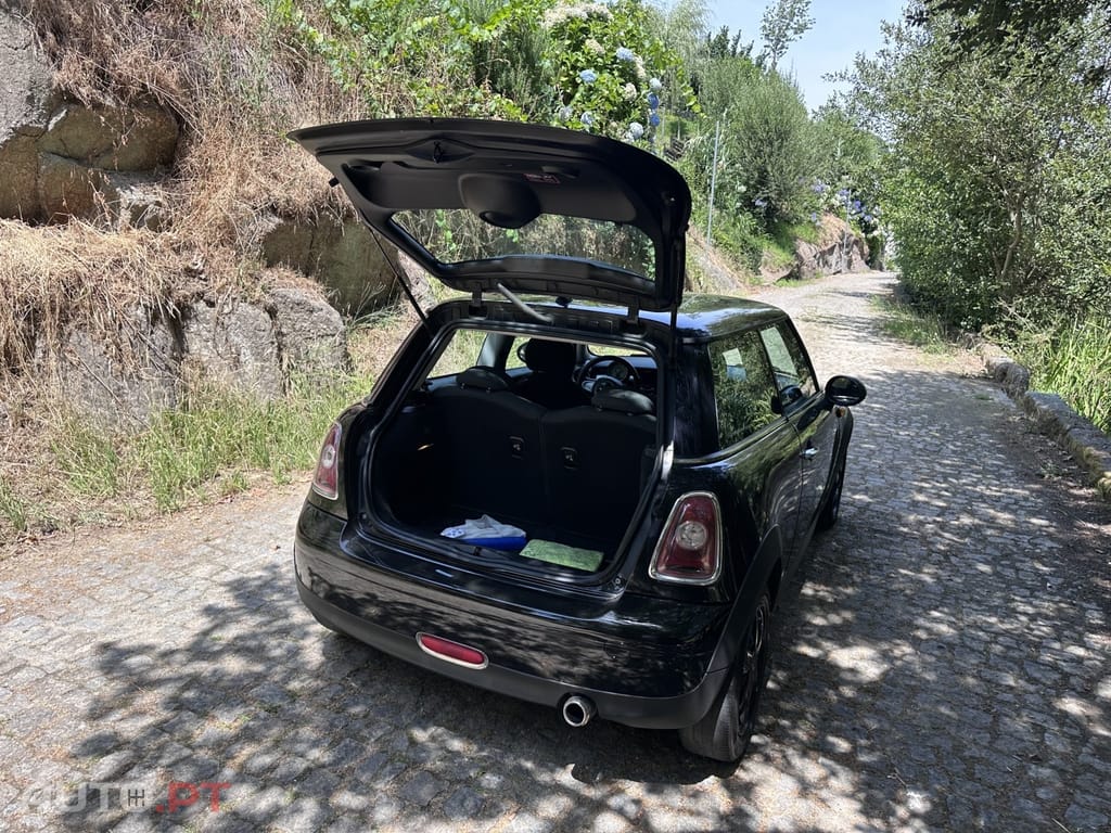 MINI Cooper Cooper D