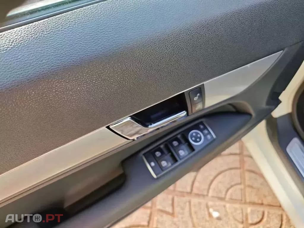 Mercedes-Benz E 350 CDi Avantgarde BlueEfficiency Auto