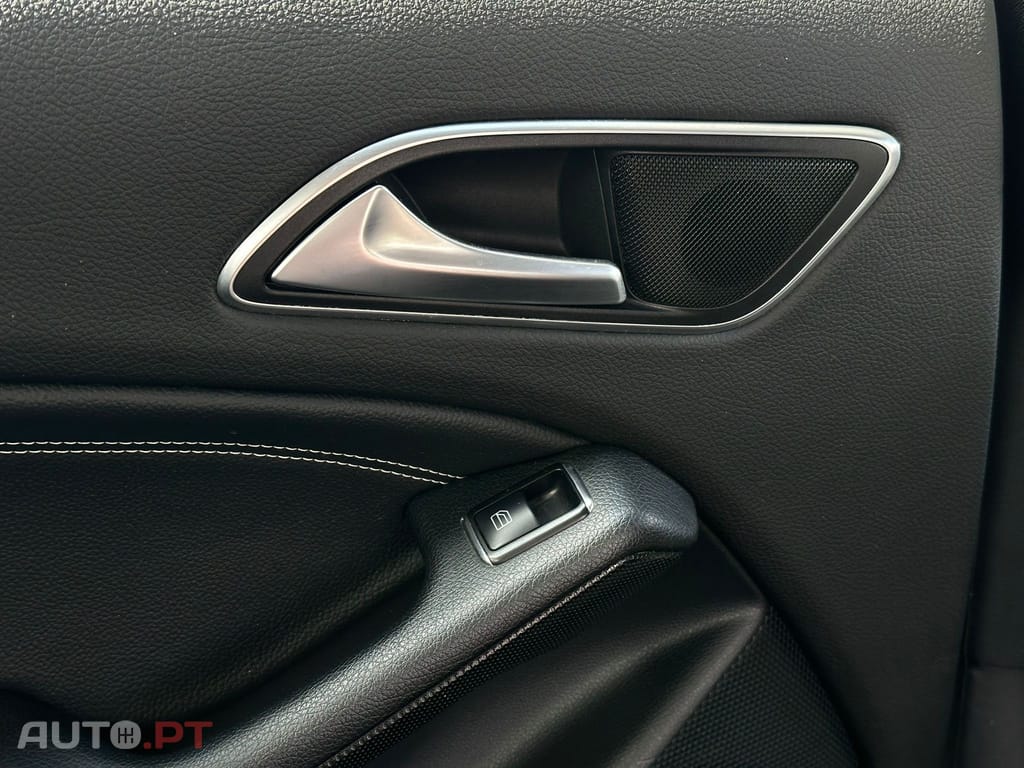Mercedes-Benz CLA 180 d 7G-DCT Urban
