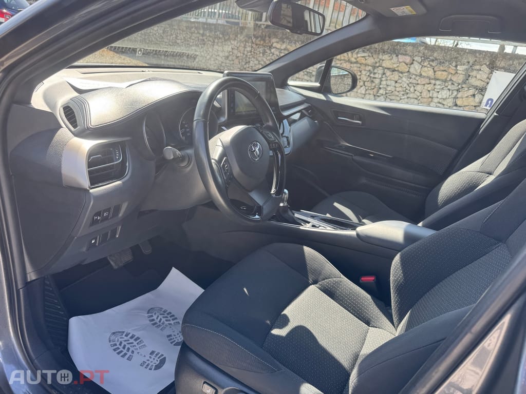 Toyota C-HR 1.8 Hybrid Exclusive