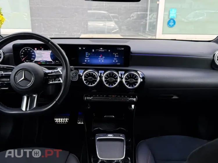 Mercedes-Benz A 250 e AMG Line