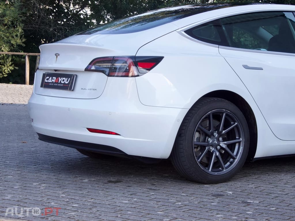 Tesla Model 3 Long-Range Dual Motor AWD