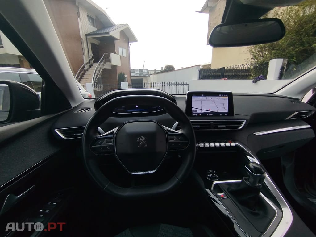 Peugeot 5008 1.2 PureTech Allure Grip Control