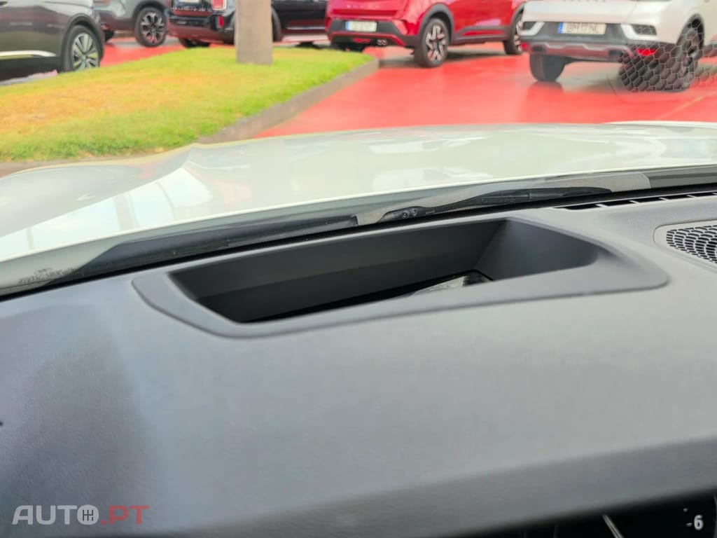 BMW 330 e Pack M Auto — fotografia 23