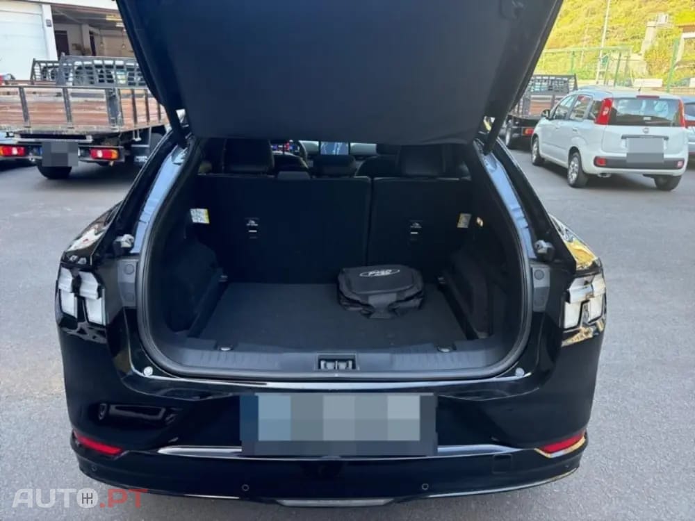 Ford Mustang Mach-E Premium AWD