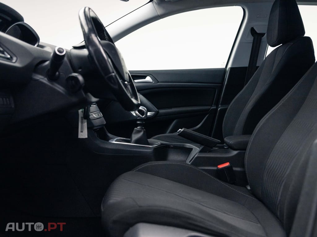 Peugeot 308 1.6 e-HDi Active J17