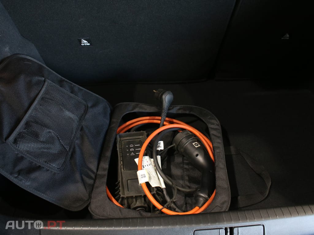 Peugeot E-208 50 kWh Active Pack