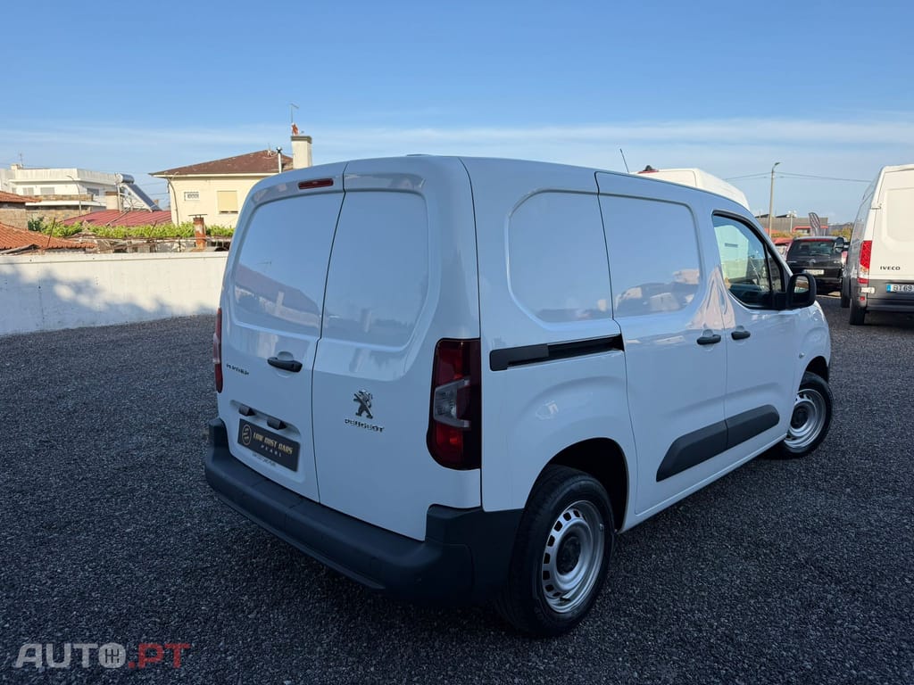Peugeot Partner 1.5 BlueHDi Asphalt Standard