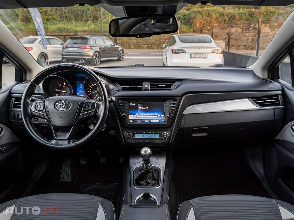 Toyota Avensis 2.0 D-4D Premium