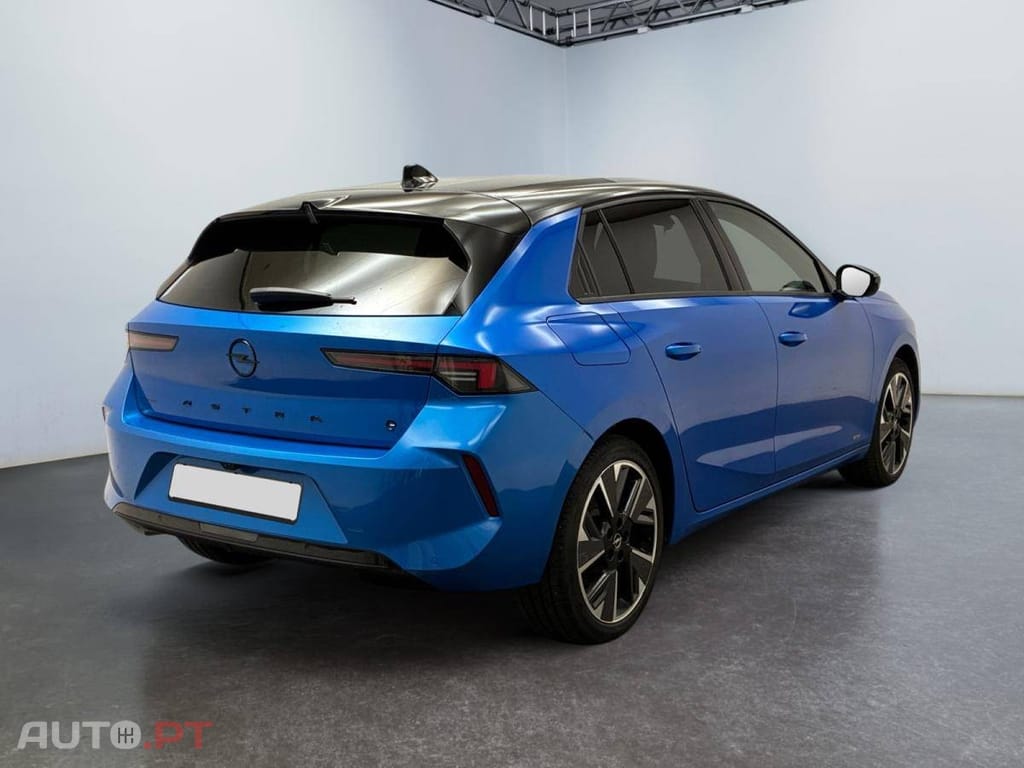 Opel Astra 54 kWh GS