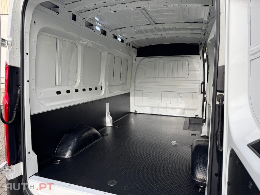 Maxus eDeliver 9 L3H2 (77 kWh)