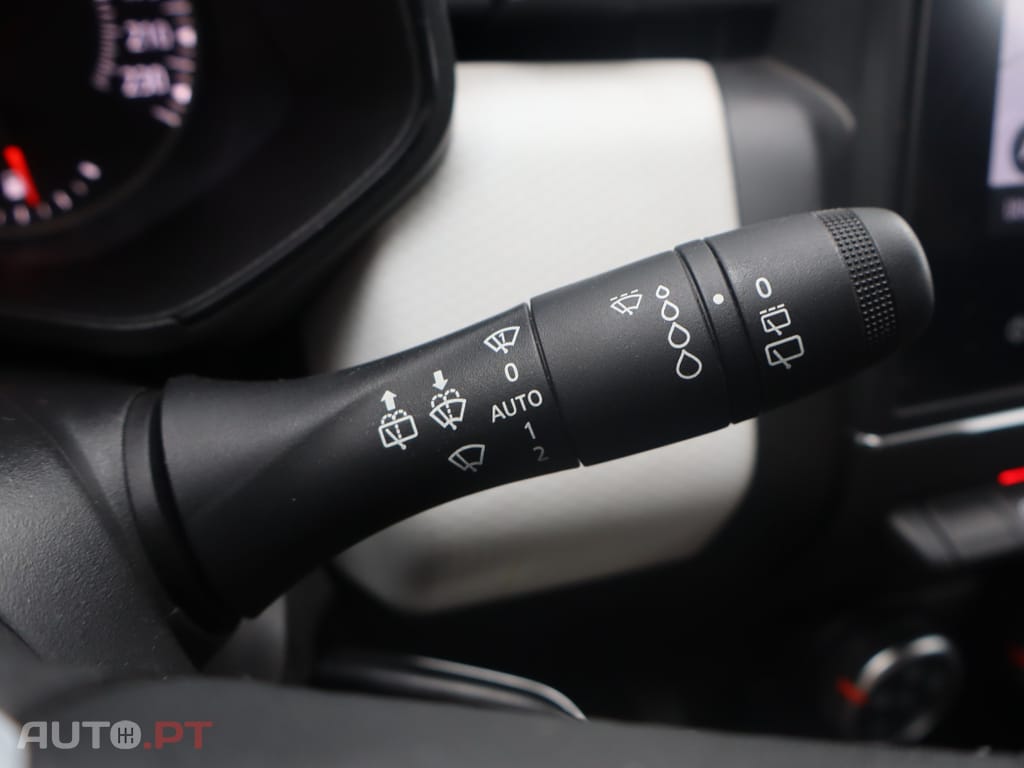 Renault Clio 1.0 TCe Limited Bi-Fuel