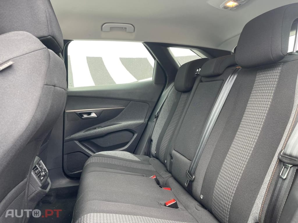 Peugeot 3008 BlueHDi 130 Stop & Start EAT8 Active Business-Pack