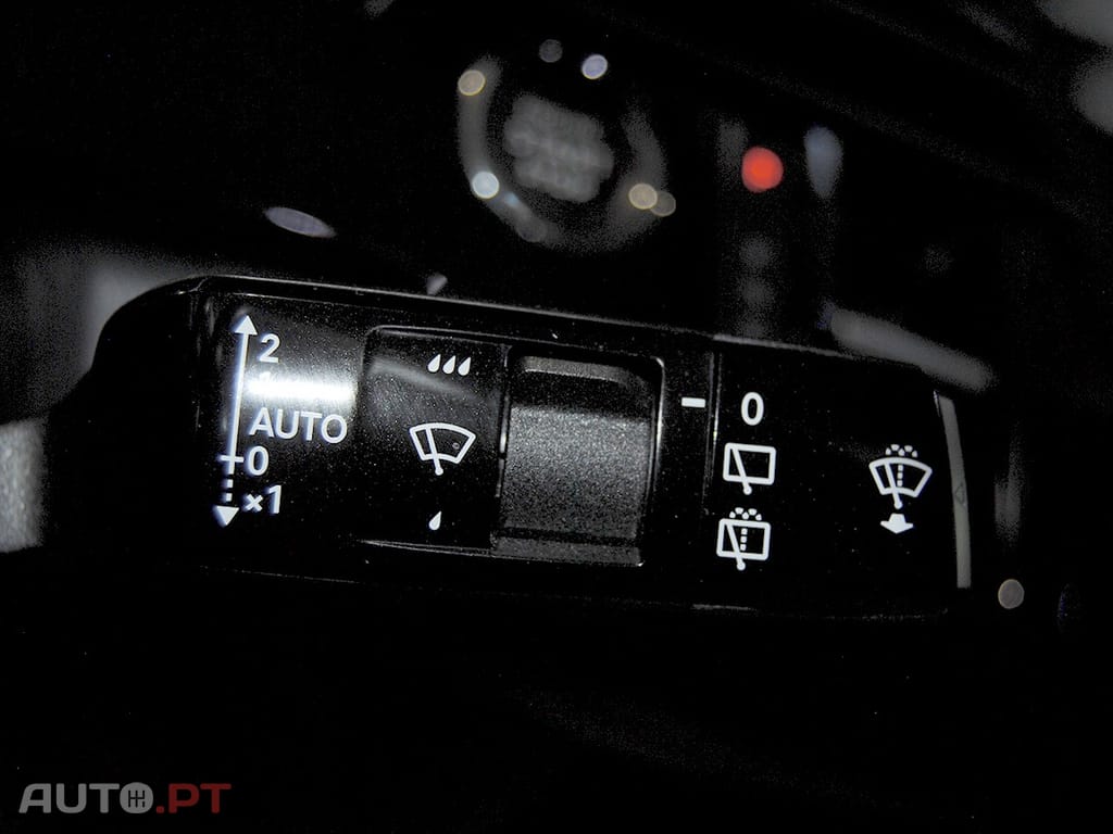 Peugeot 5008 1.2 Hybrid Allure e-DCS6