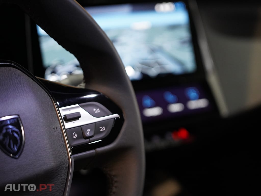 Peugeot 408 1.2 PureTech Allure EAT8
