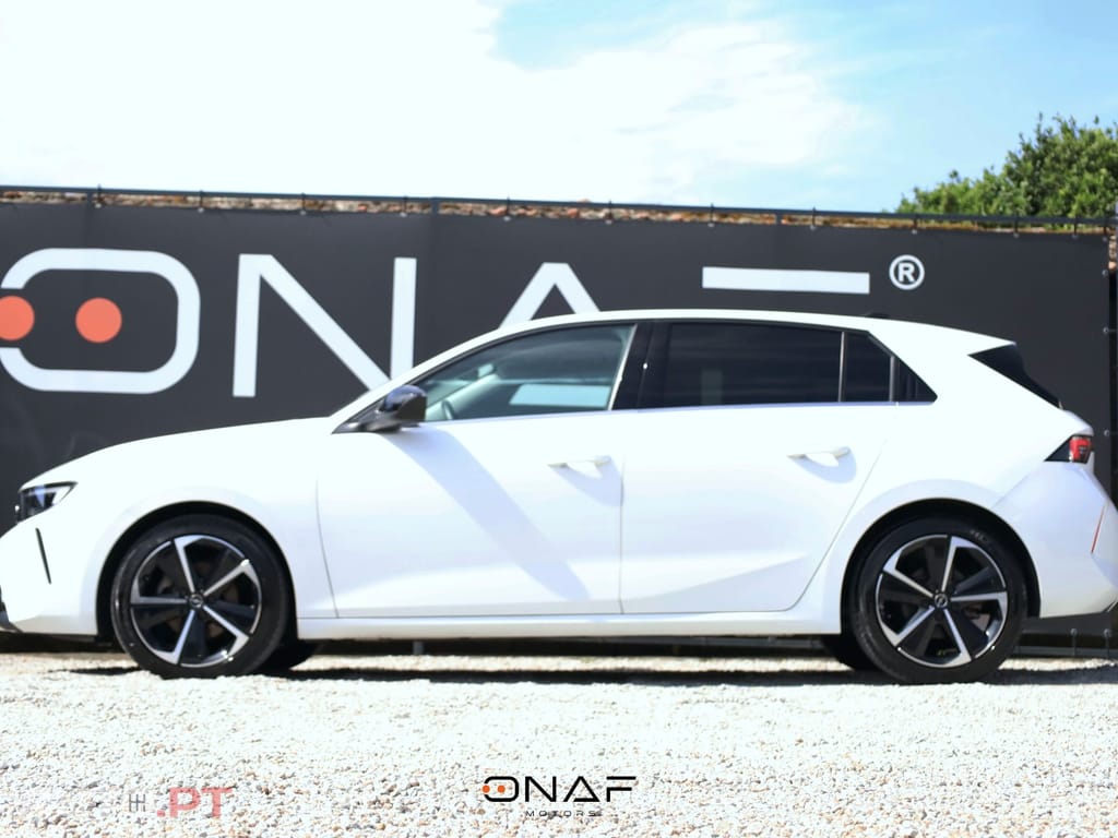 Opel Astra 1.2 T-Elegance 130Cv
