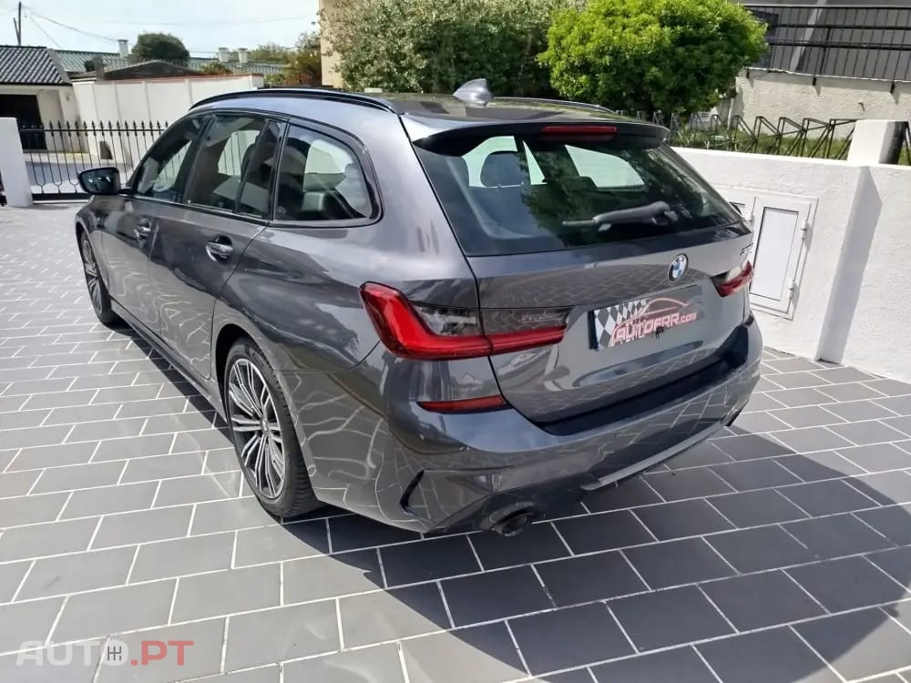 BMW 320 d Touring Pack Desportivo M Auto