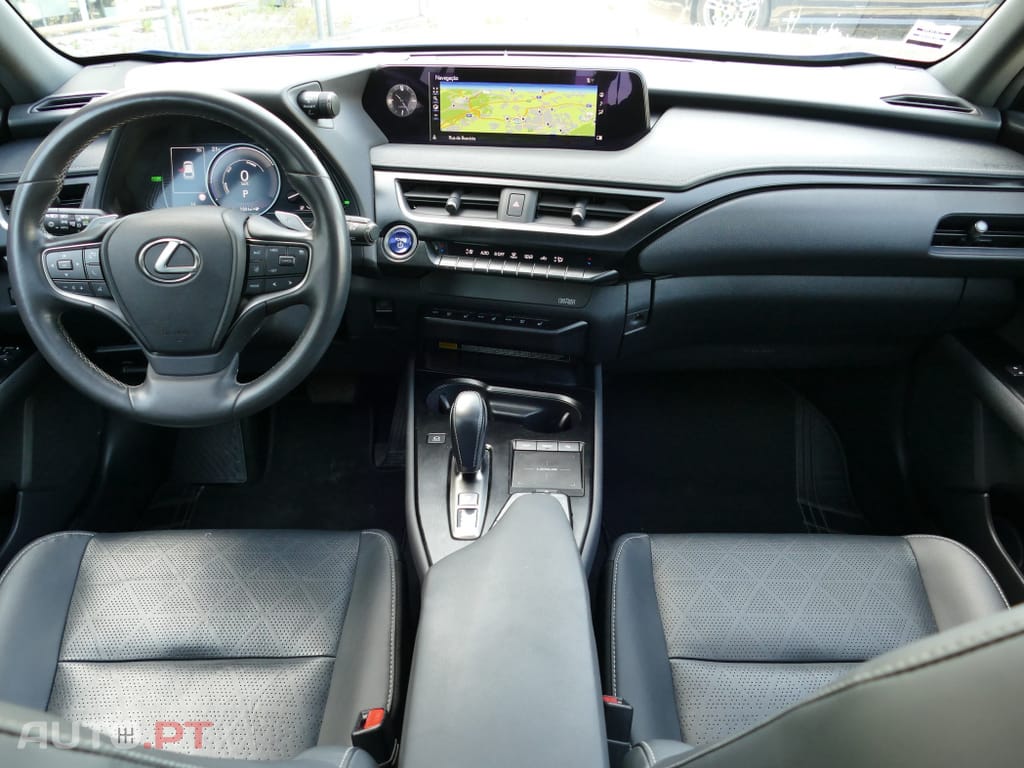 Lexus UX Luxury+TAE+JLL18