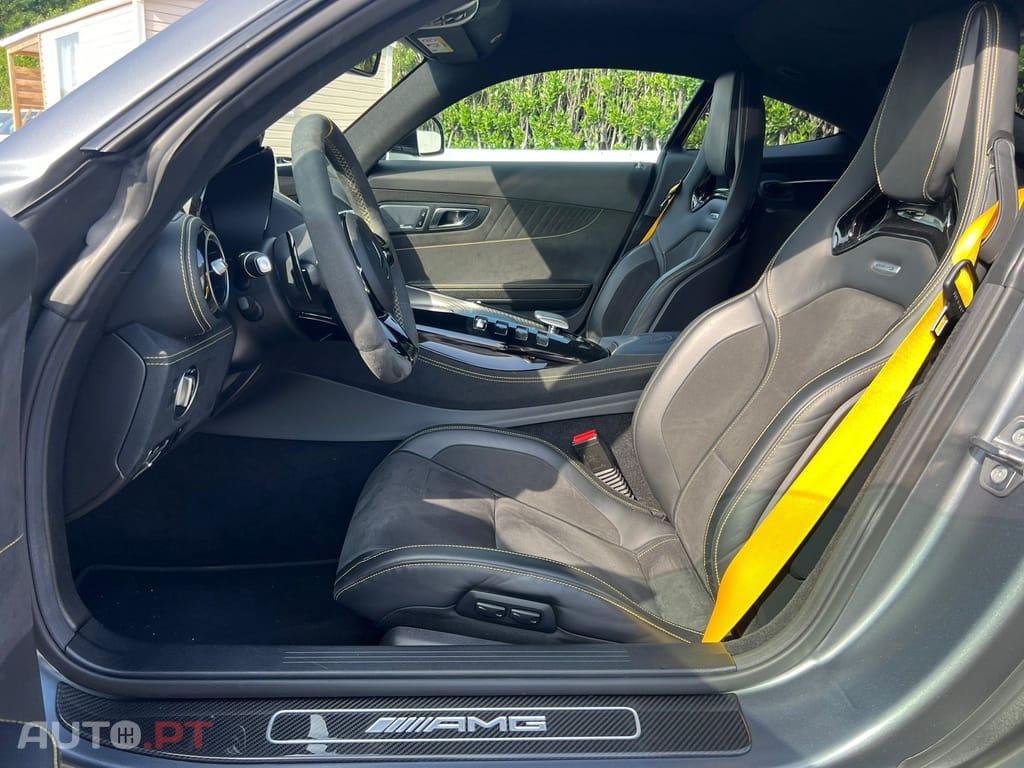 Mercedes-Benz AMG GT R