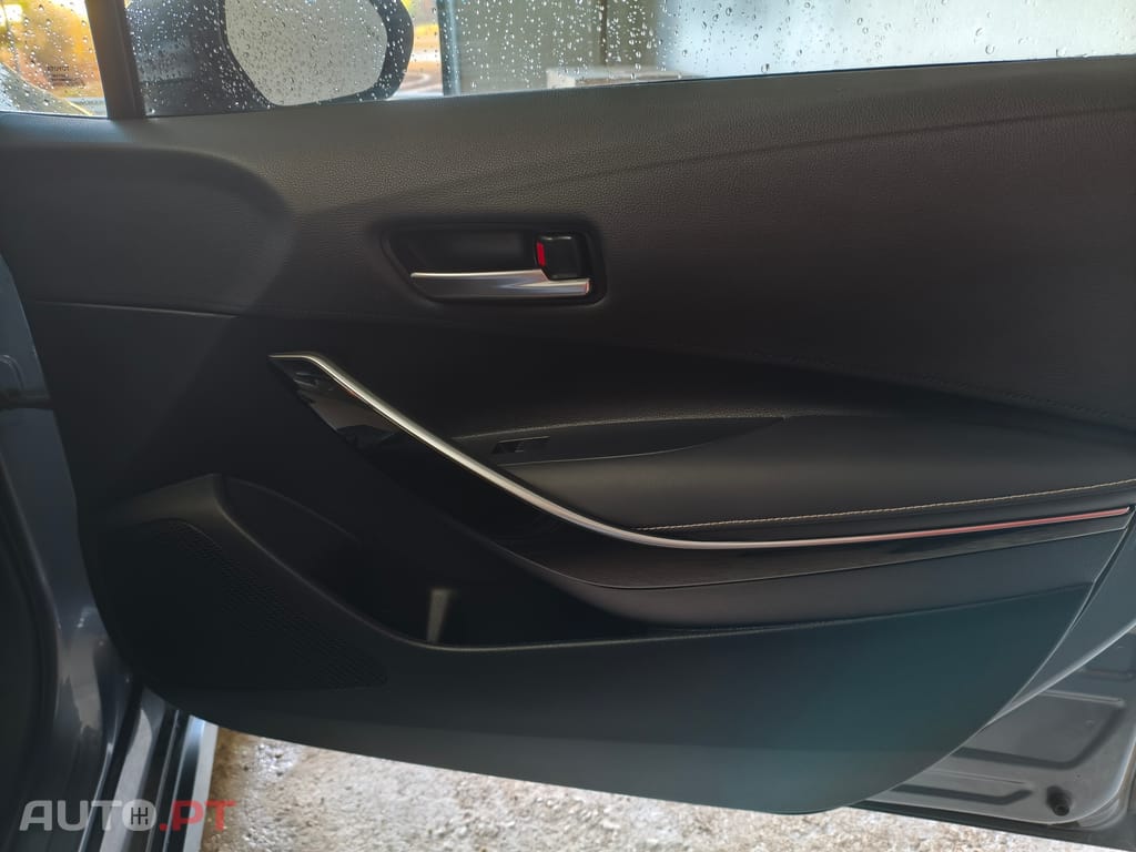 Toyota Corolla Hybrid Luxury