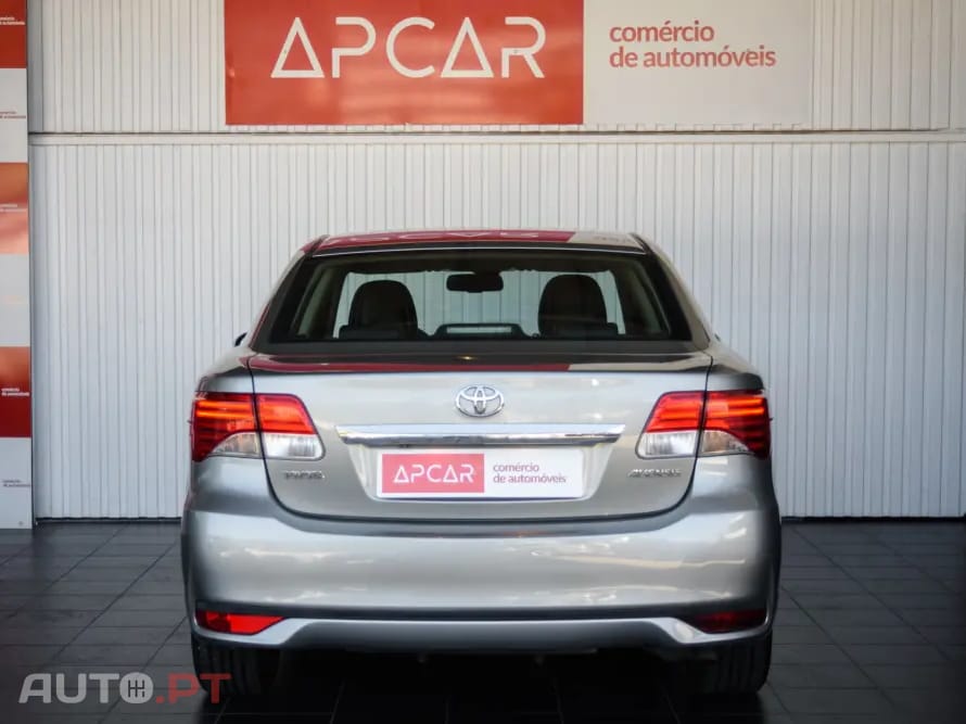 Toyota Avensis SD 2.0 D-4D Exclusive
