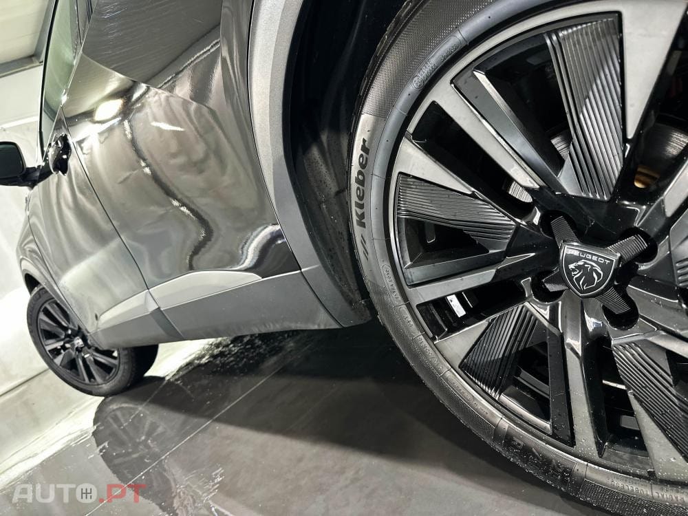 Peugeot E-2008 54 kWh GT