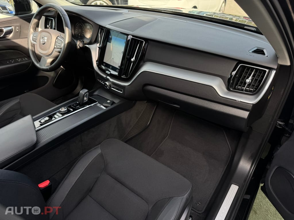 Volvo XC60 2.0 T8 PHEV Momentum Plus AWD