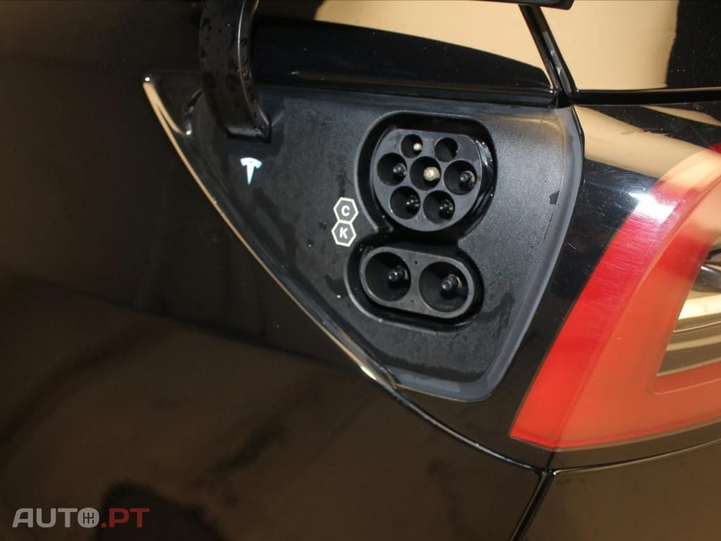 Tesla Model Y StandardRWD