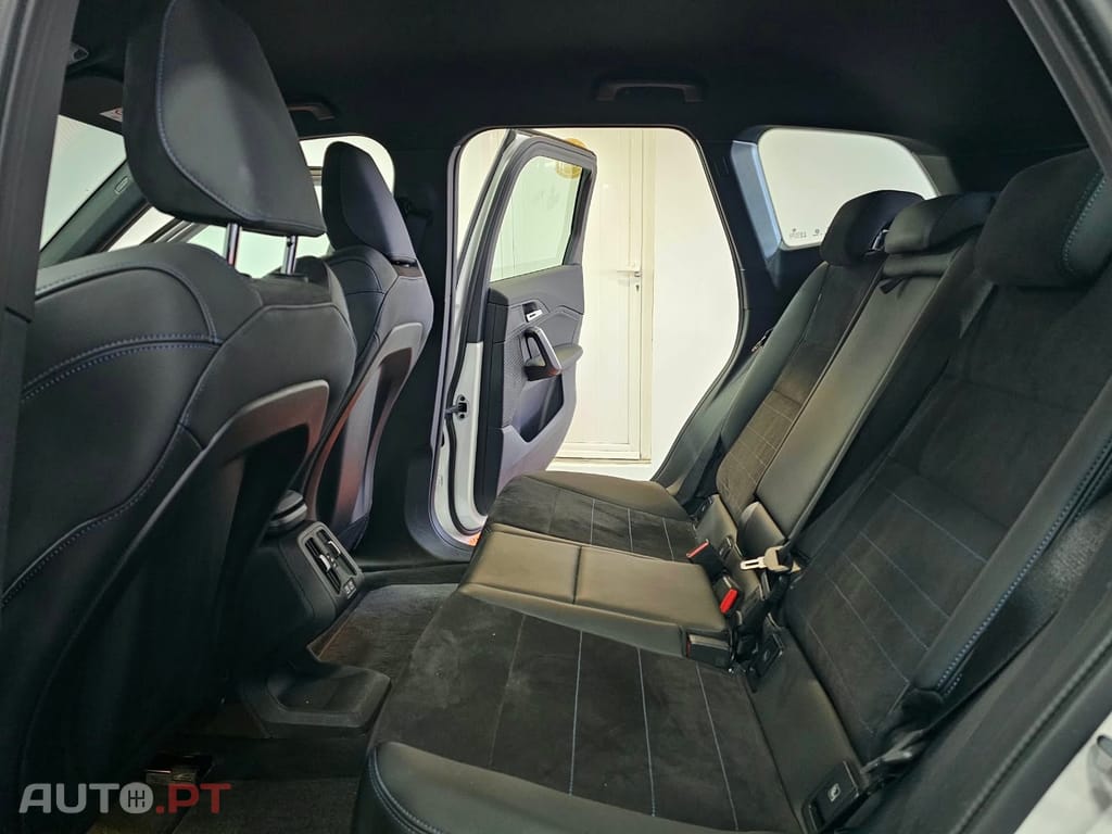 BMW iX1 eDrive20 Edição Desportiva M
