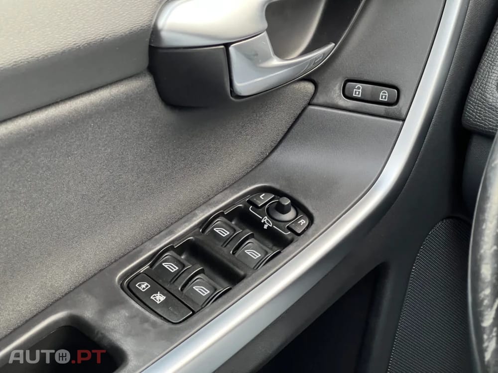 Volvo XC60 2.4 D Drive Momentum