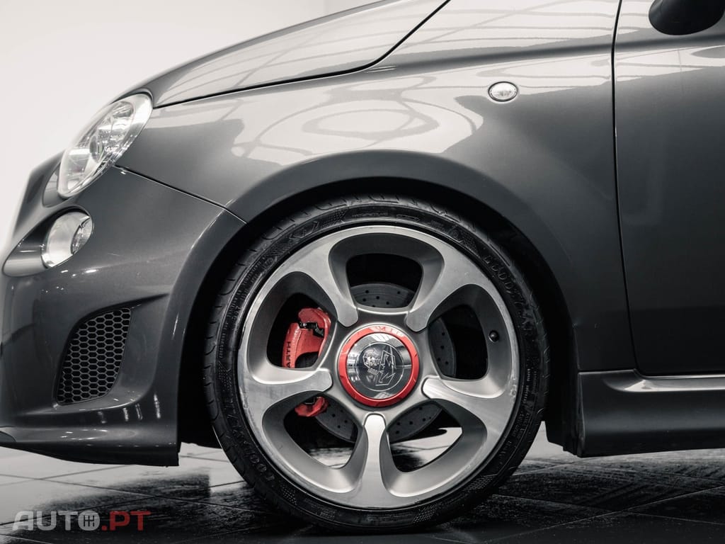 Abarth 595 SCUDERIA ITALIA
