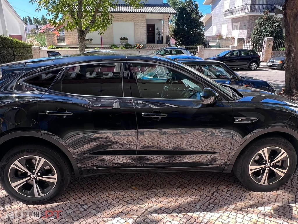 Jaguar E-Pace 1.5 P300e R-Dynamic S AWD Aut.