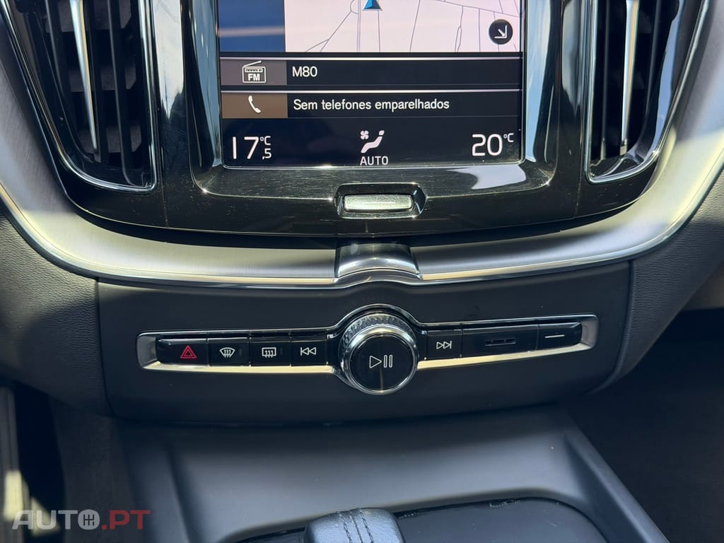 Volvo XC60 2.0 T8 PHEV Momentum Plus AWD