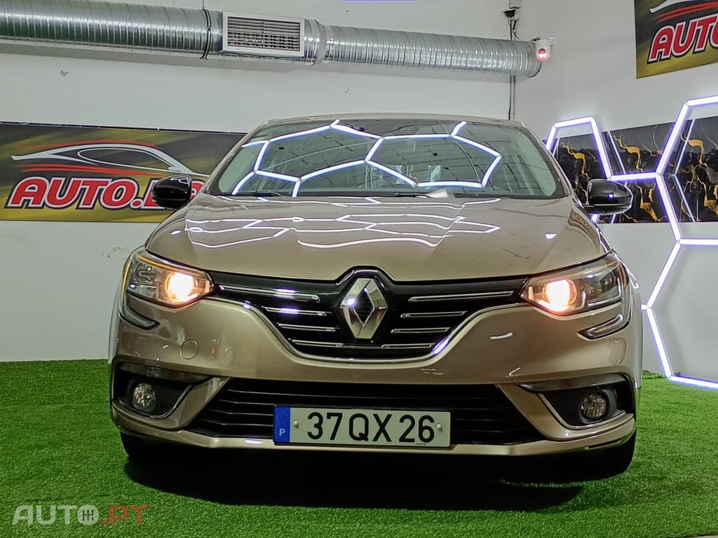 Renault Clio Outro