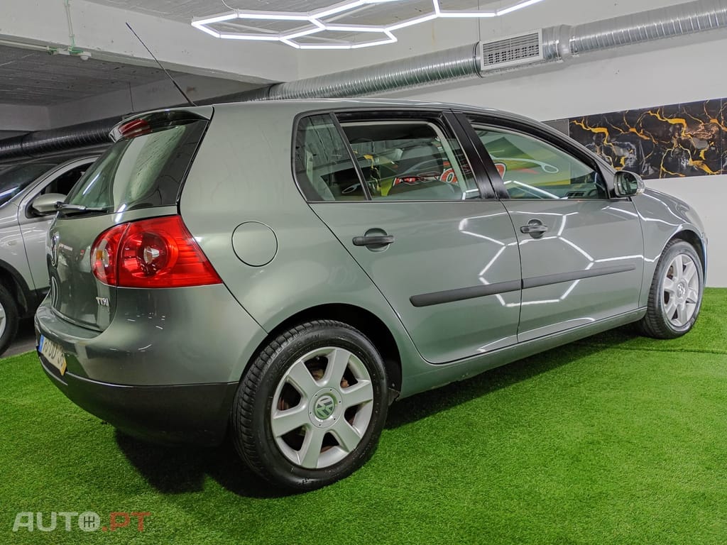Volkswagen Golf 1.9 TDi 6V Confortline