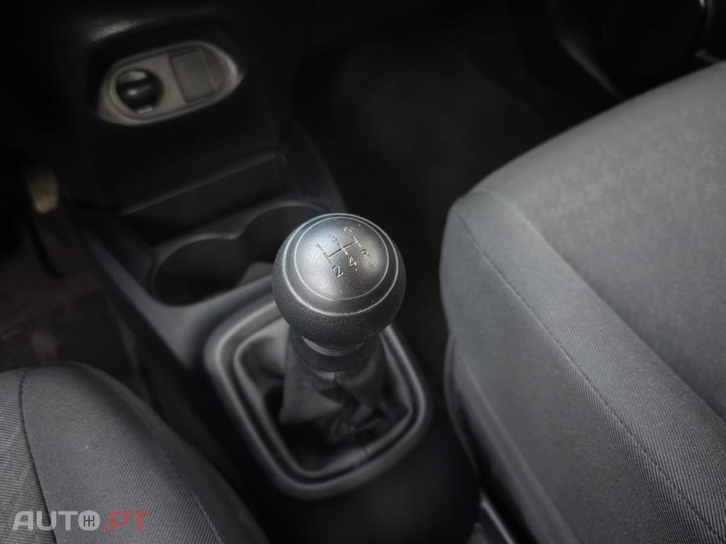 Toyota Yaris 1.0 VVT-i Comfort +PS Style+P.Techno