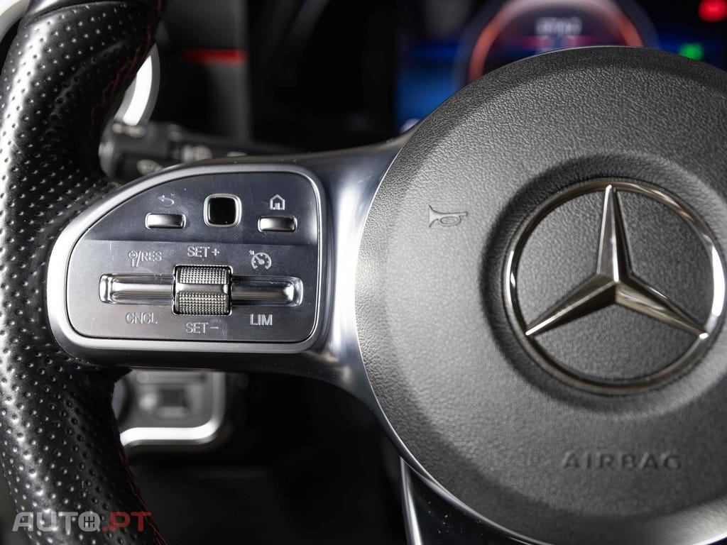 Mercedes-Benz A 250 e AMG Line