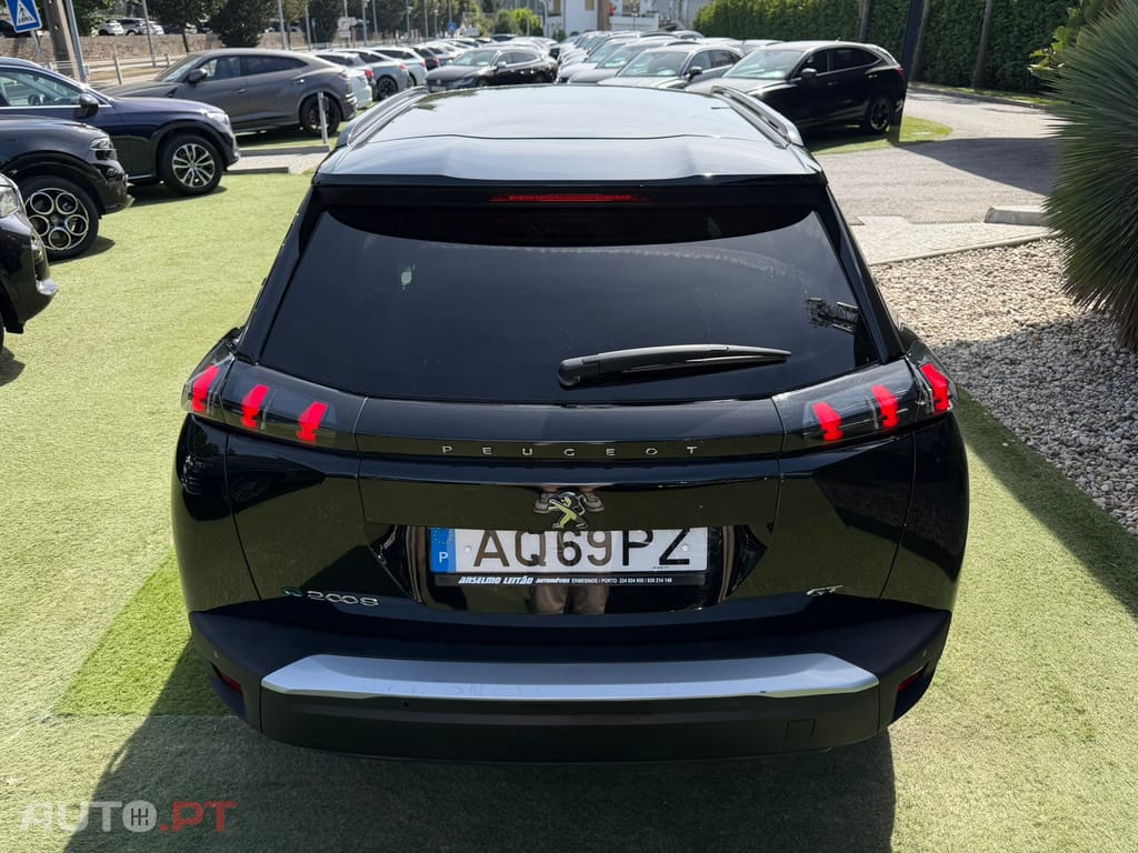 Peugeot E-2008 50 kWh GT