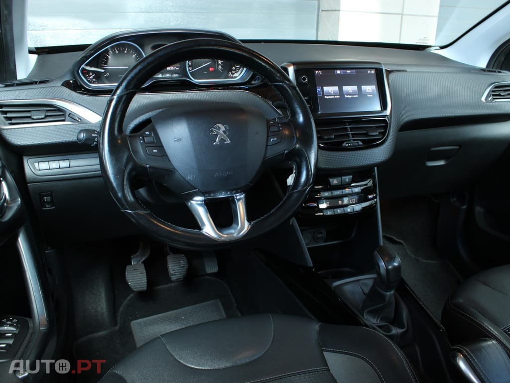 Peugeot 2008 1.2 PureTech Allure